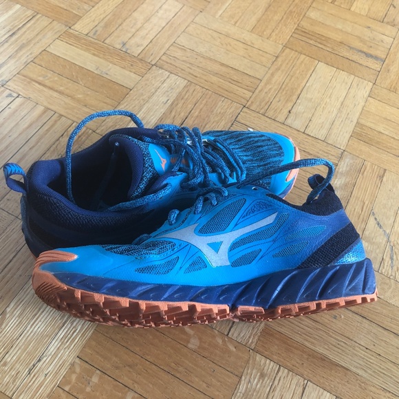 Mizuno Wave Ibuki trail running Gore-Tex shoes - Picture 9 of 12